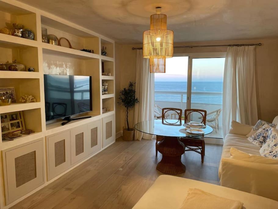 Maravilloso Apartamento En Primera Linea De Playa. Torreguadiaro Luaran gambar