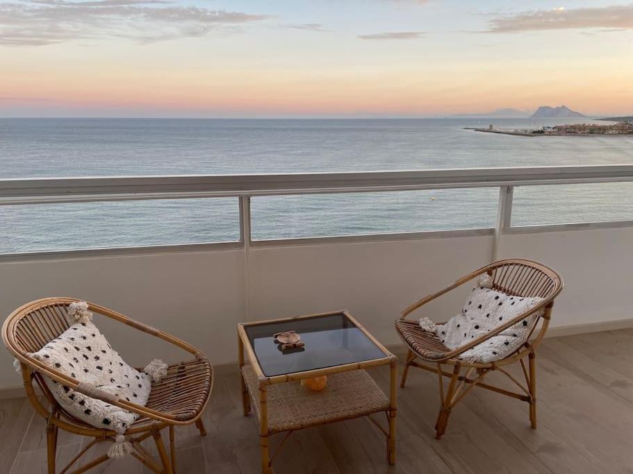 Maravilloso Apartamento En Primera Linea De Playa. Torreguadiaro Luaran gambar
